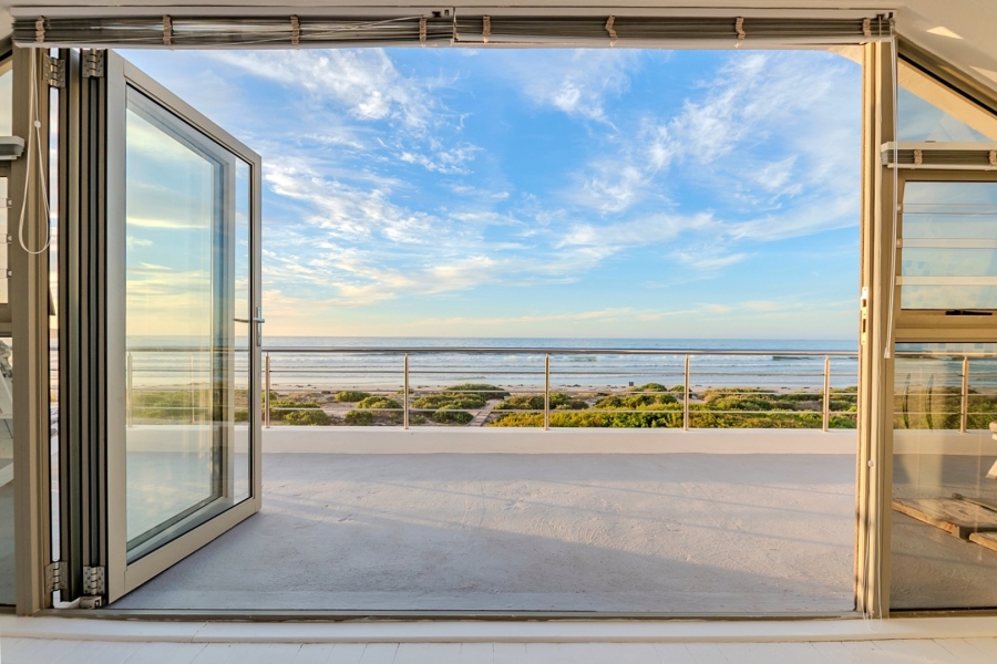 5 Bedroom Property for Sale in Golden Mile Western Cape